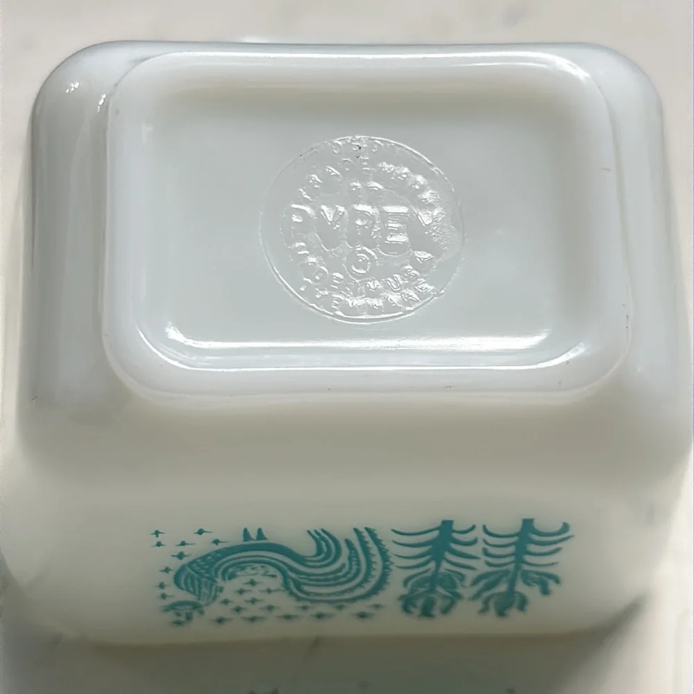 Vintage Pyrex 501 Amish Butterprint Rooster Fridge Set of 2 Pieces 1 Lid - Picture 9 of 13